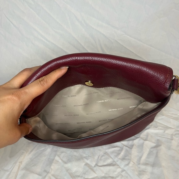 NWOT Michael Kors MK Evie Medium Pebbled Leather Shoulder Bag Burgundy - Picture 10 of 12